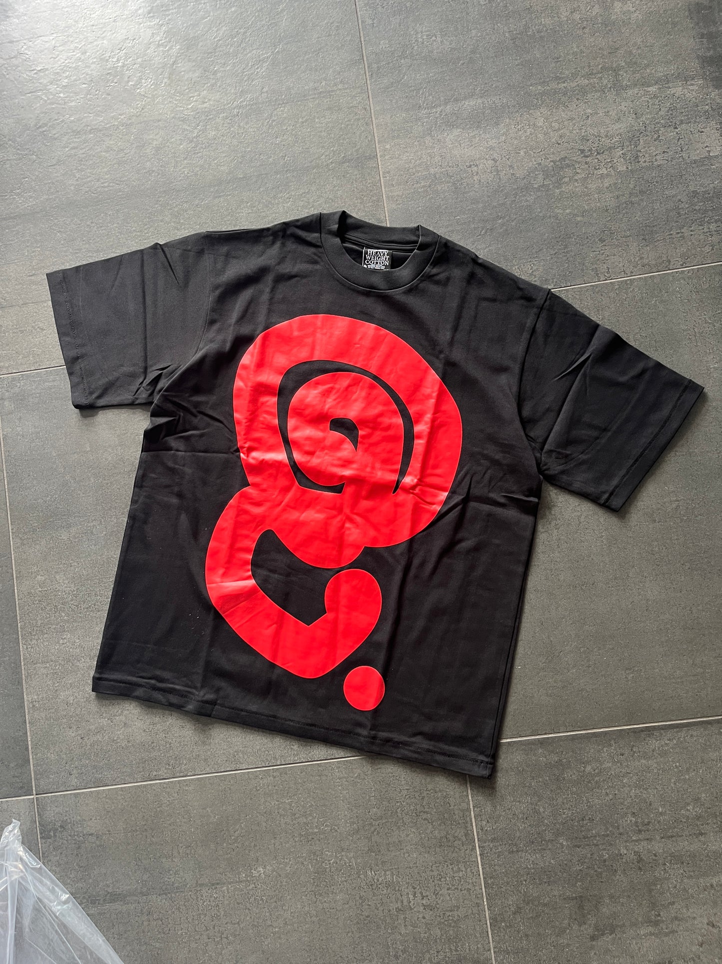 Quratee blood red logo tee