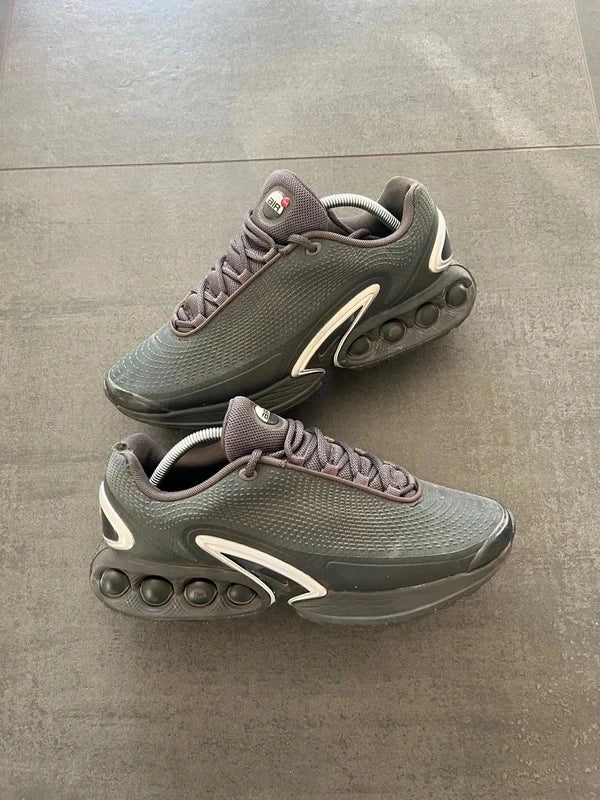 Nike Air Max DN Black metallic silver