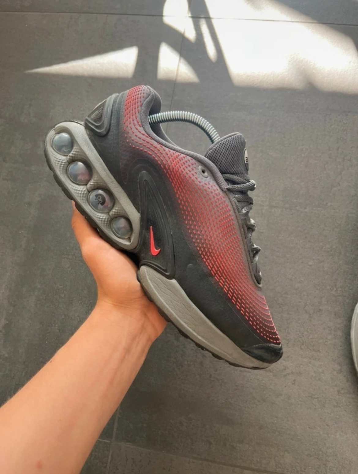 Nike Air Max DN university red iron grey (Str 42,5)