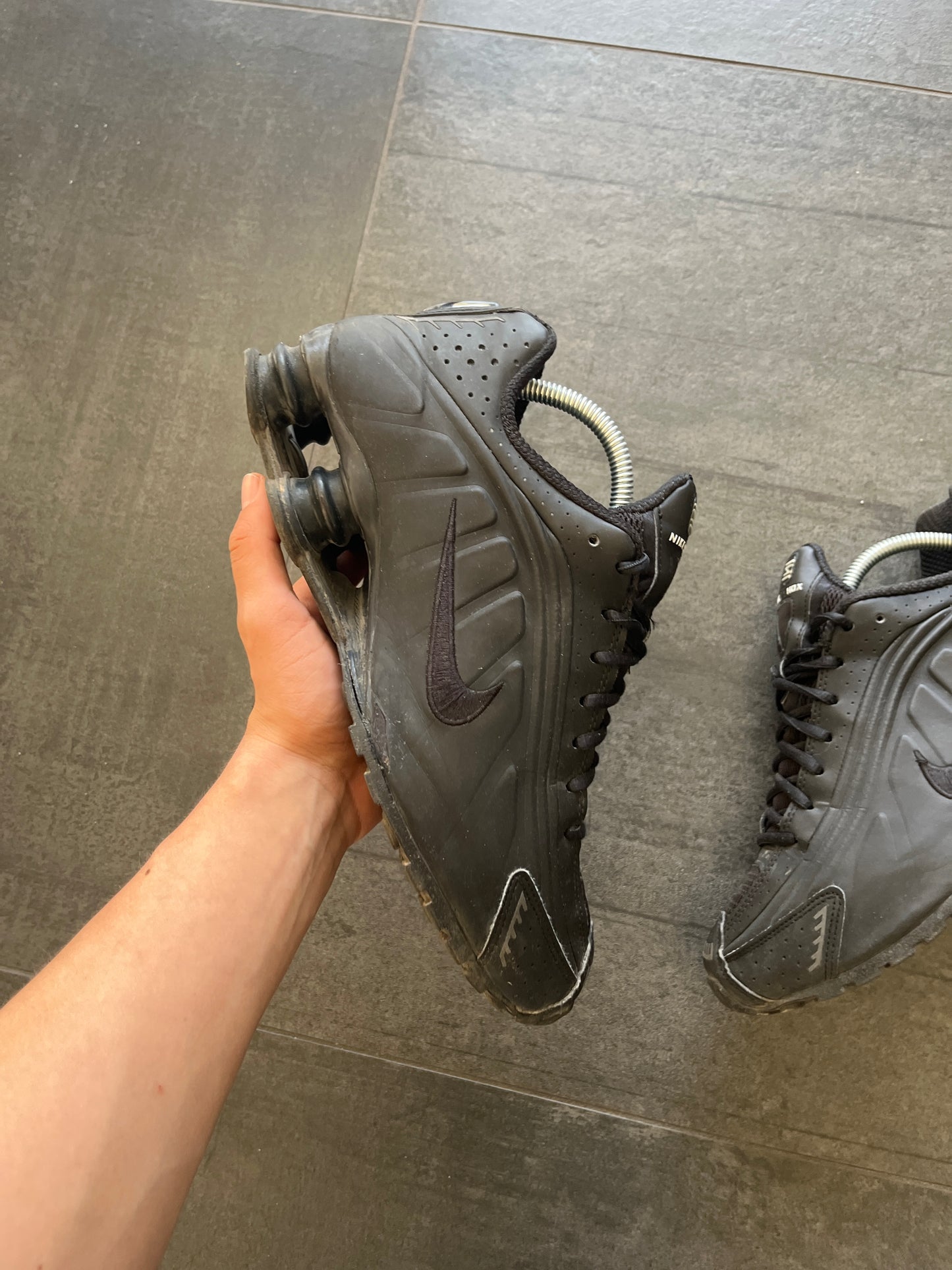 Nike Shox R4 Black (Str 42,5)