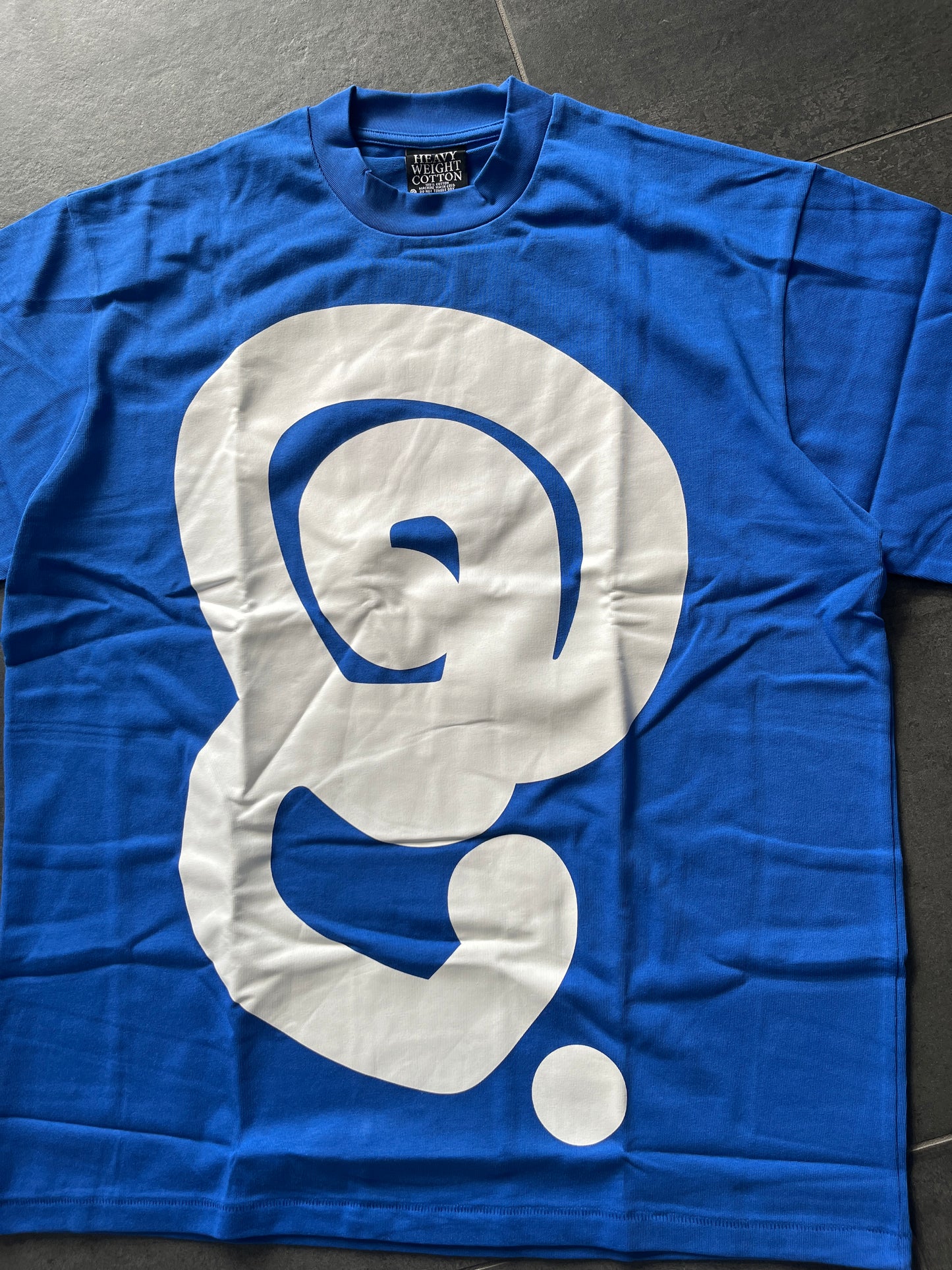 Quratee cobolt blue logo tee