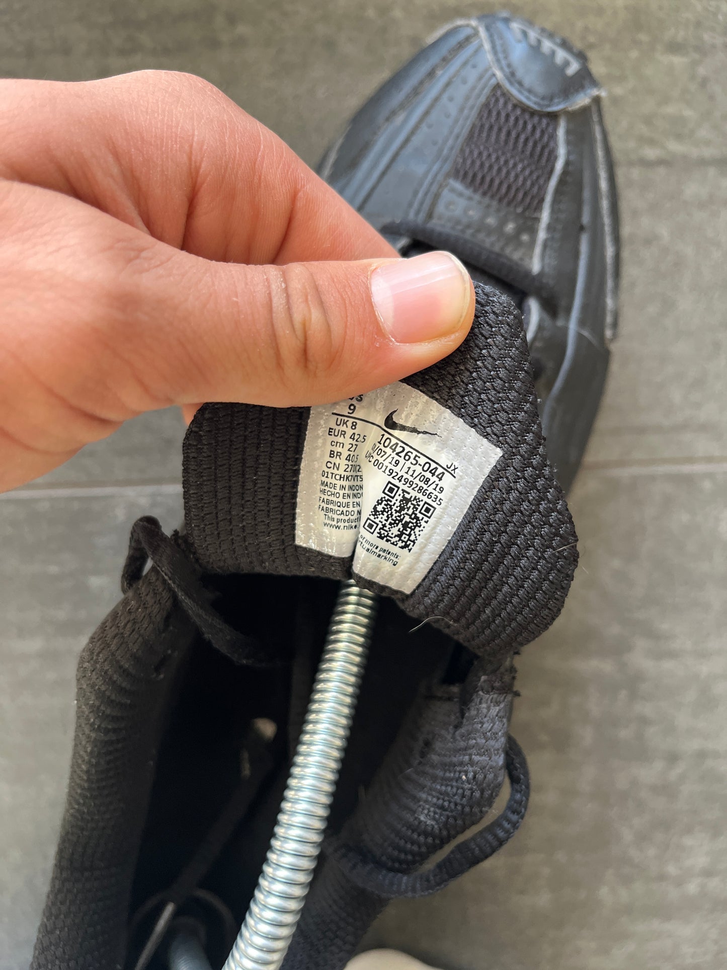Nike Shox R4 Black (Str 42,5)