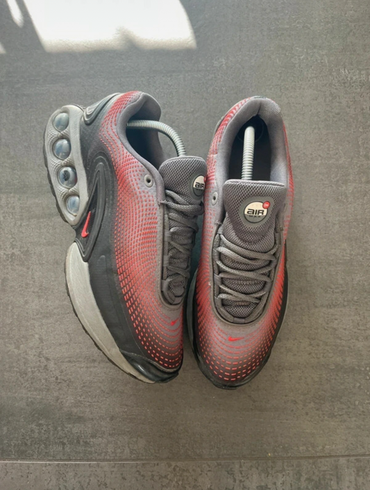 Nike Air Max DN university red iron grey (Str 42,5)