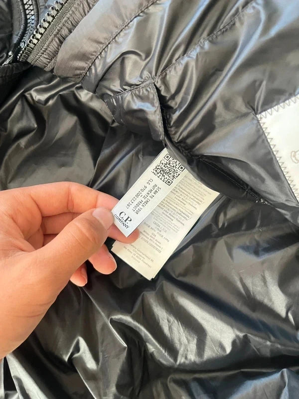 Cp Company DD-Shell puffer jacket Black