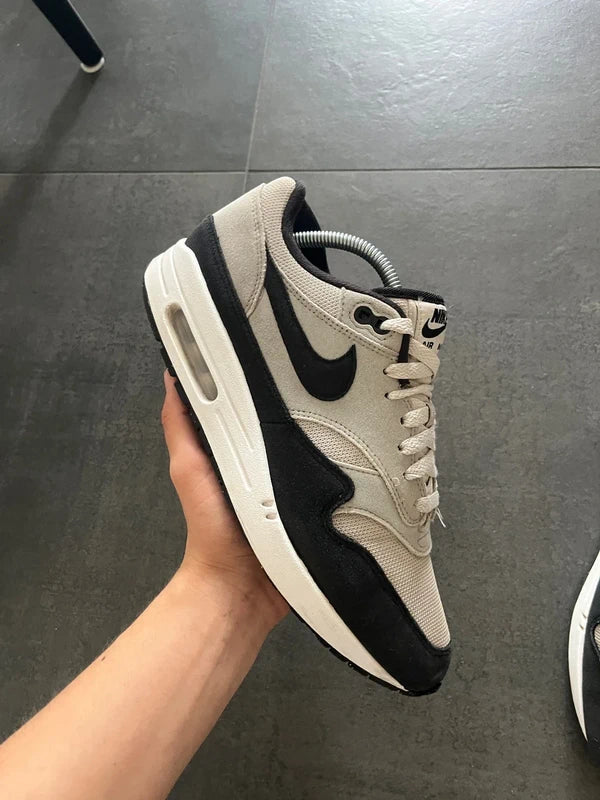 Nike Air Max 1 White Black (Str 42,5)